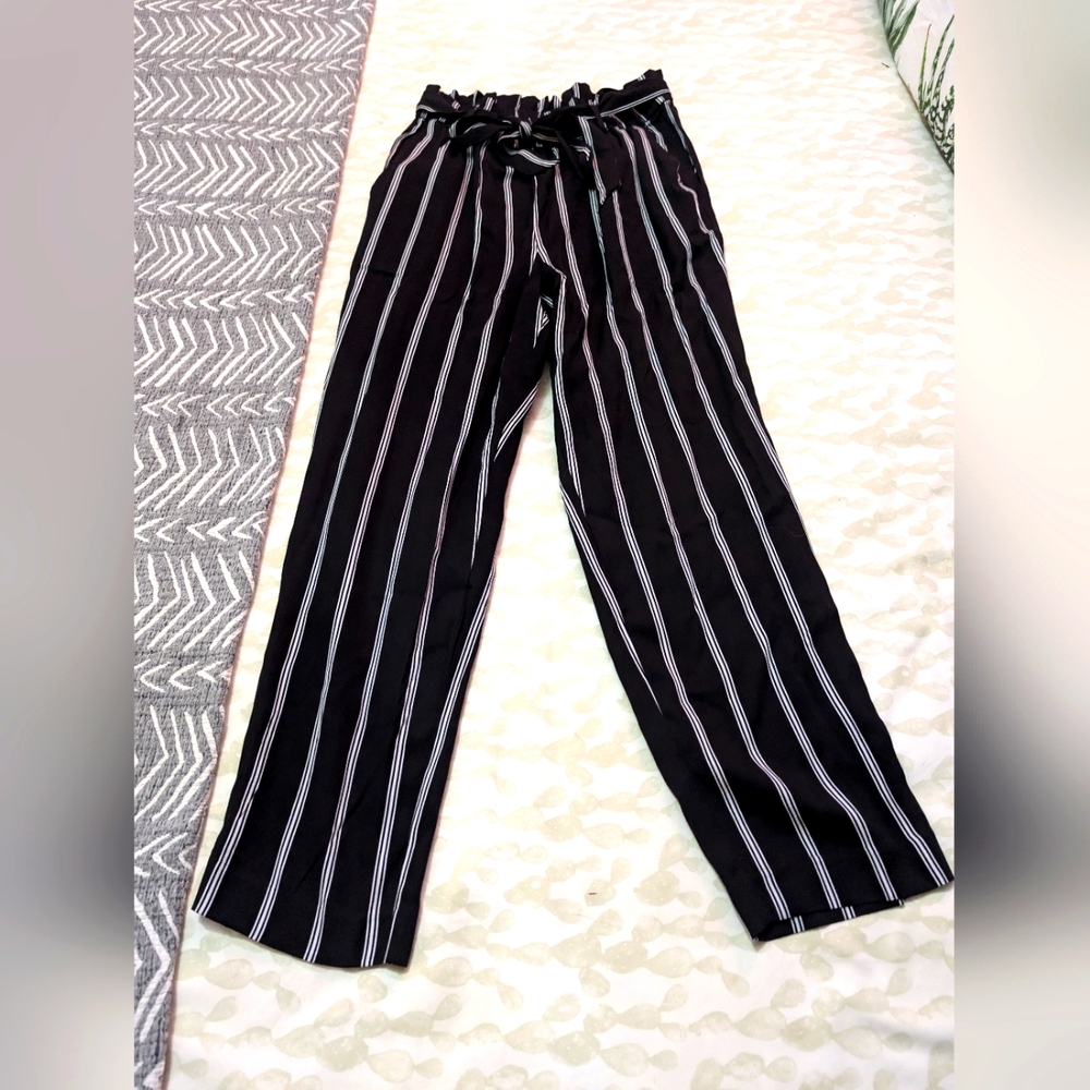 Woman's H&M pants